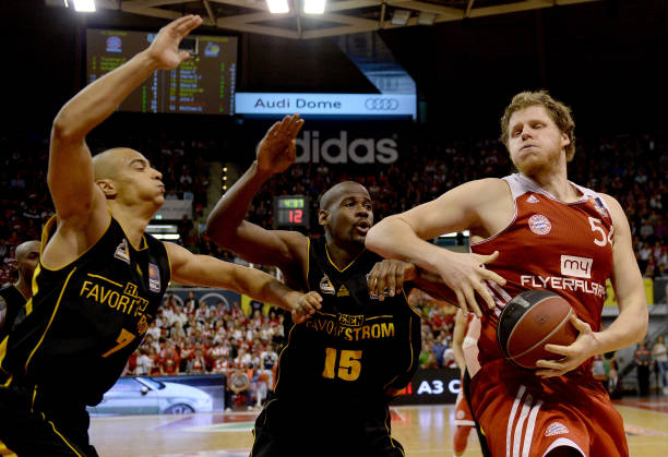 费尔德虽然 费尔德虽然